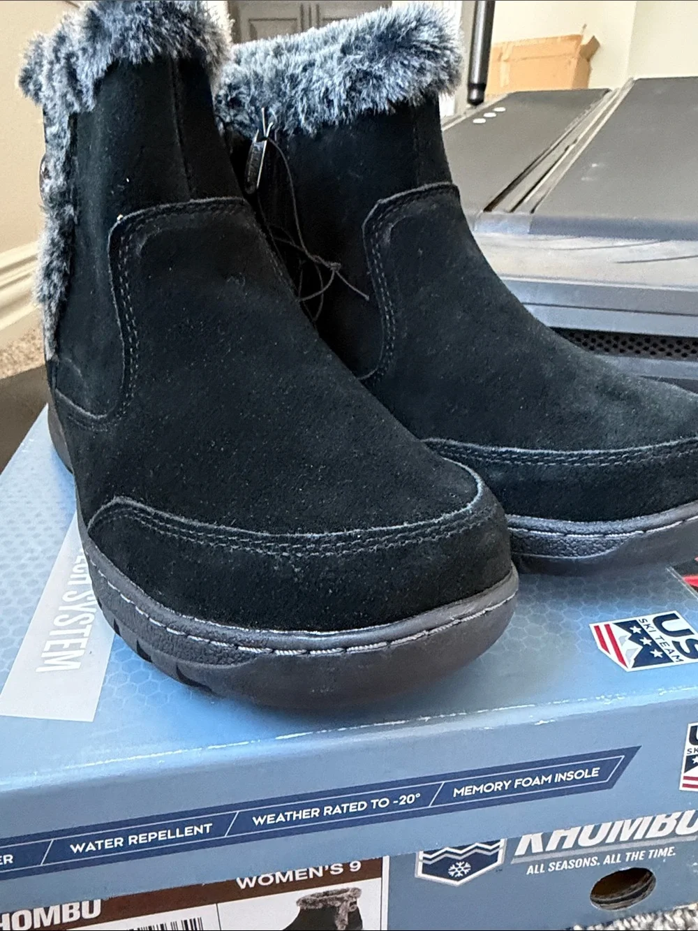 Khombu Black Faux Fur-Trim Suede Ankle Boots Women’s NWT